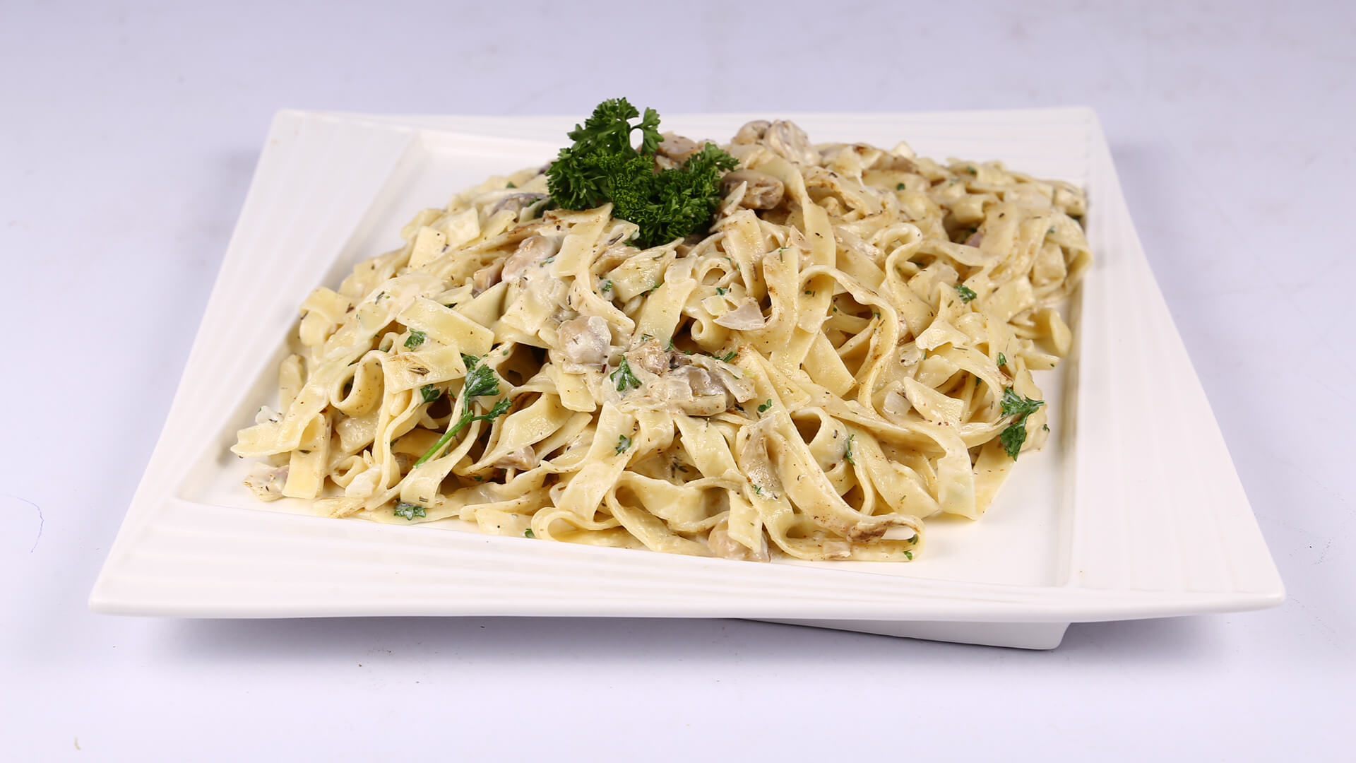 Creamy Mushroom Fettuccine Recipe | Dawat