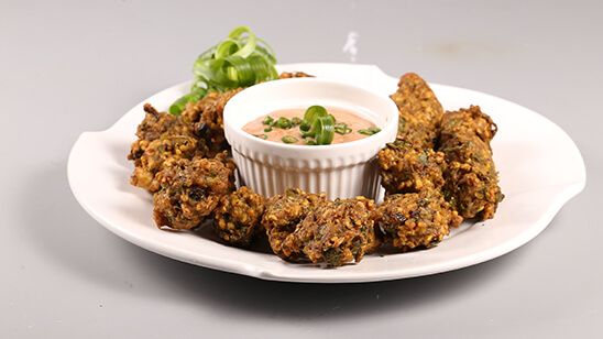 Moong Ki Daal Kay Pakoray Recipe | Dawat